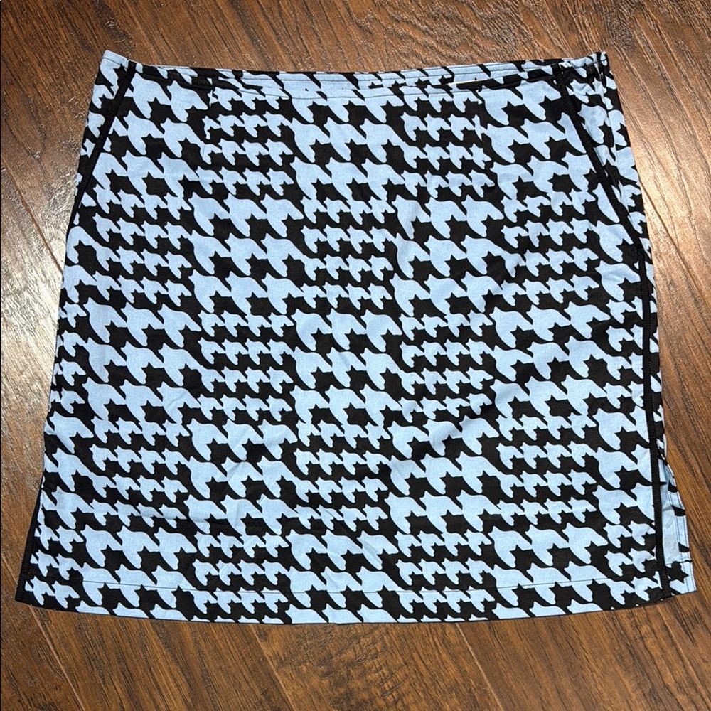 Golftini Stylish Black and Blue Houndstooth Skirt